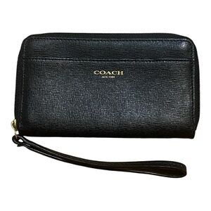 Coach zippered thin profile medium sized wristlet